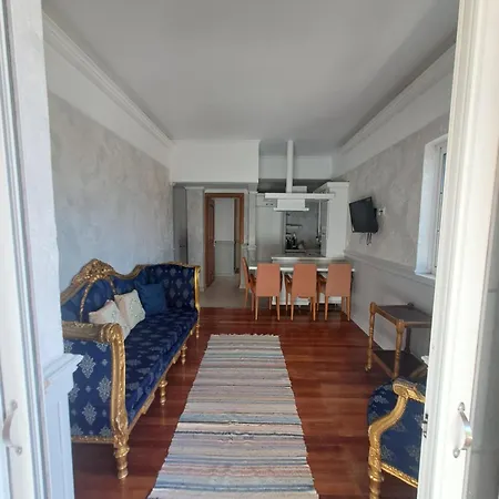 Village Apartman *